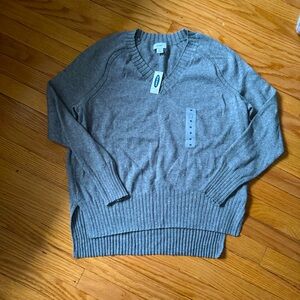 NWT Old Navy cotton blend v neck sweater
